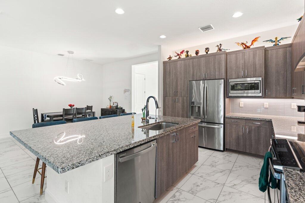 Lakes At Polo Trace HOA - Residential Lease