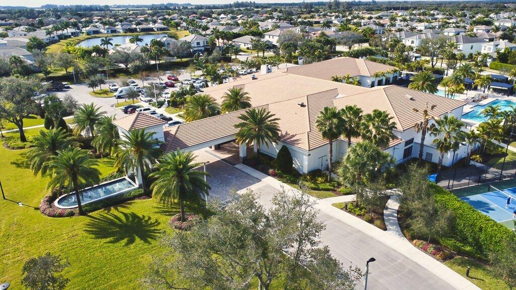 Lakes At Polo Trace HOA - Residential Lease