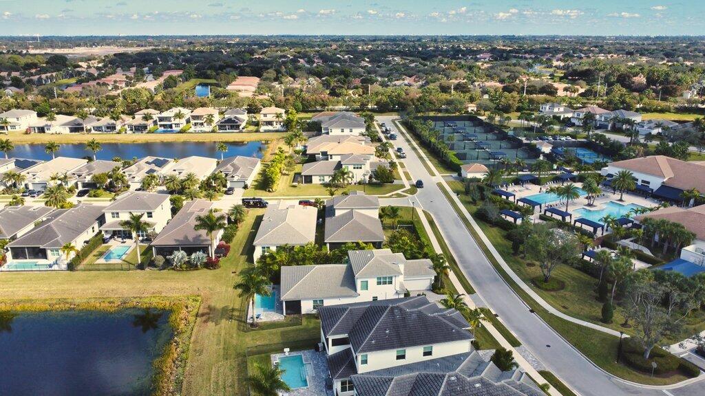 Lakes At Polo Trace HOA - Residential Lease