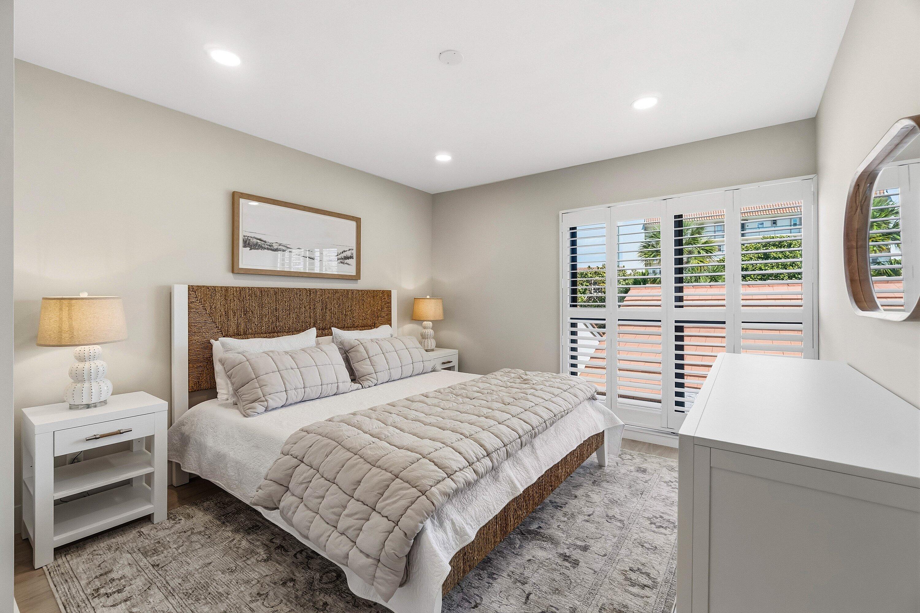 YACHT & RACQUET CLUB OF BOCA RATON CONDO - Residential Lease