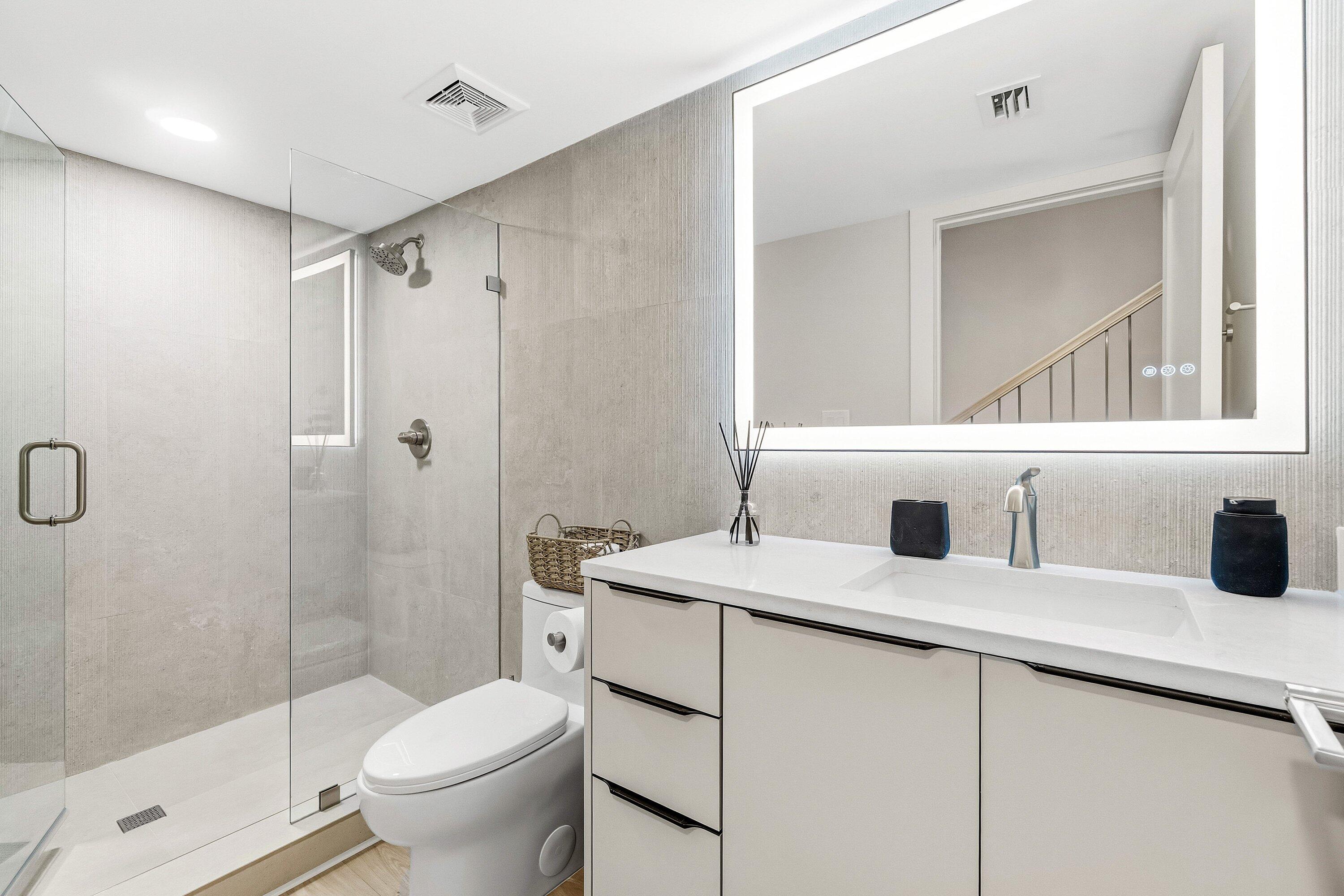 YACHT & RACQUET CLUB OF BOCA RATON CONDO - Residential Lease