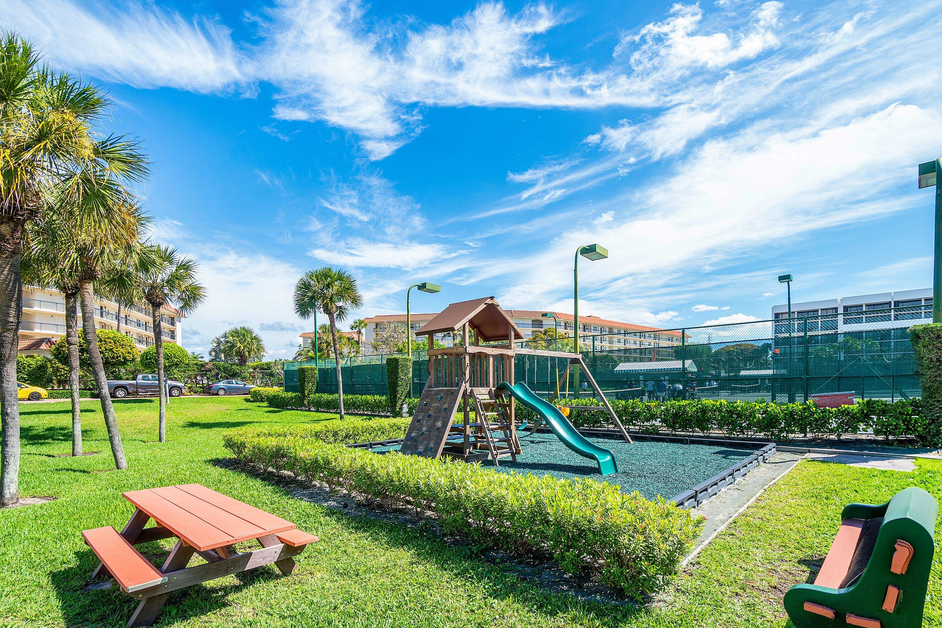 YACHT & RACQUET CLUB OF BOCA RATON CONDO - Residential Lease