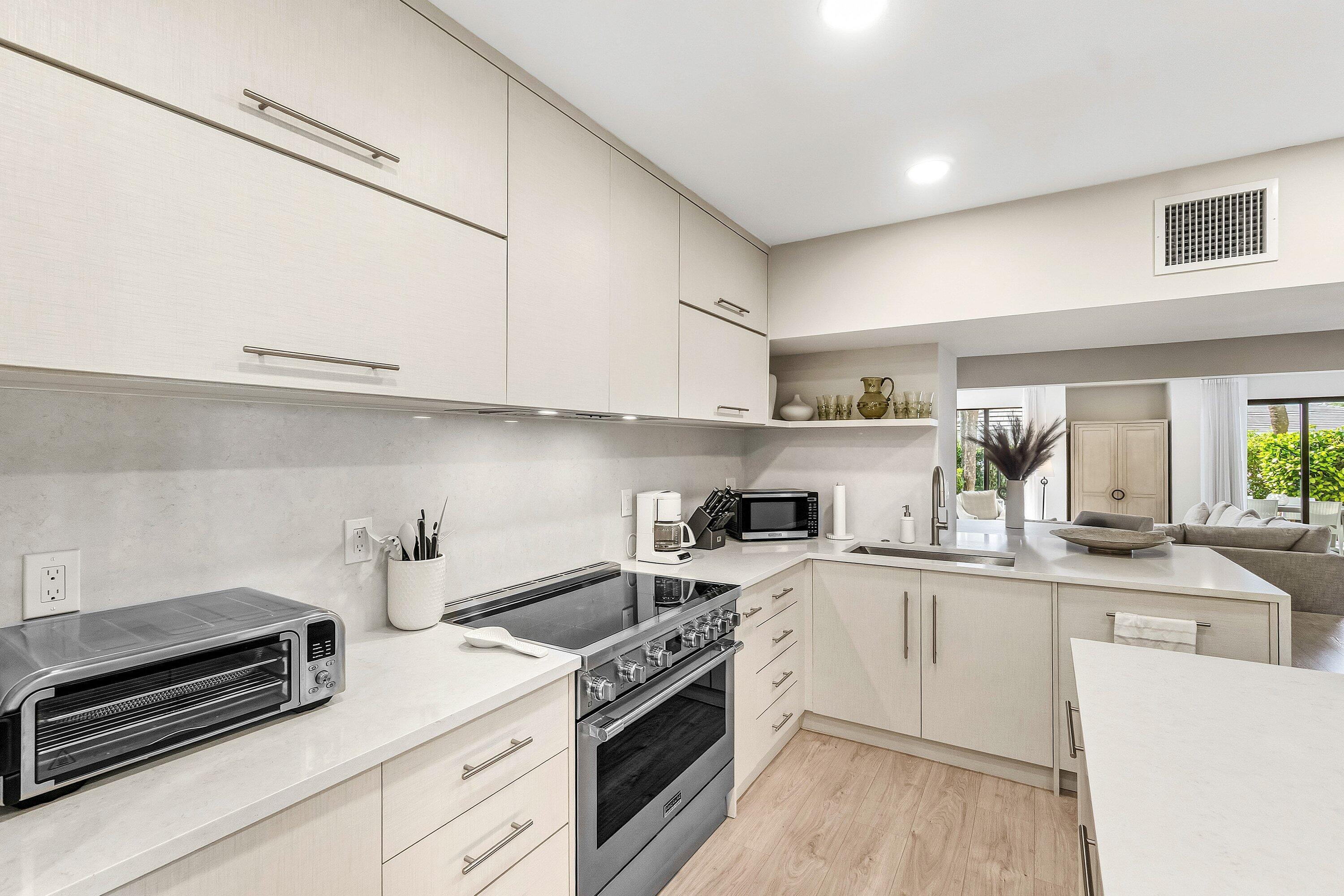 YACHT & RACQUET CLUB OF BOCA RATON CONDO - Residential Lease