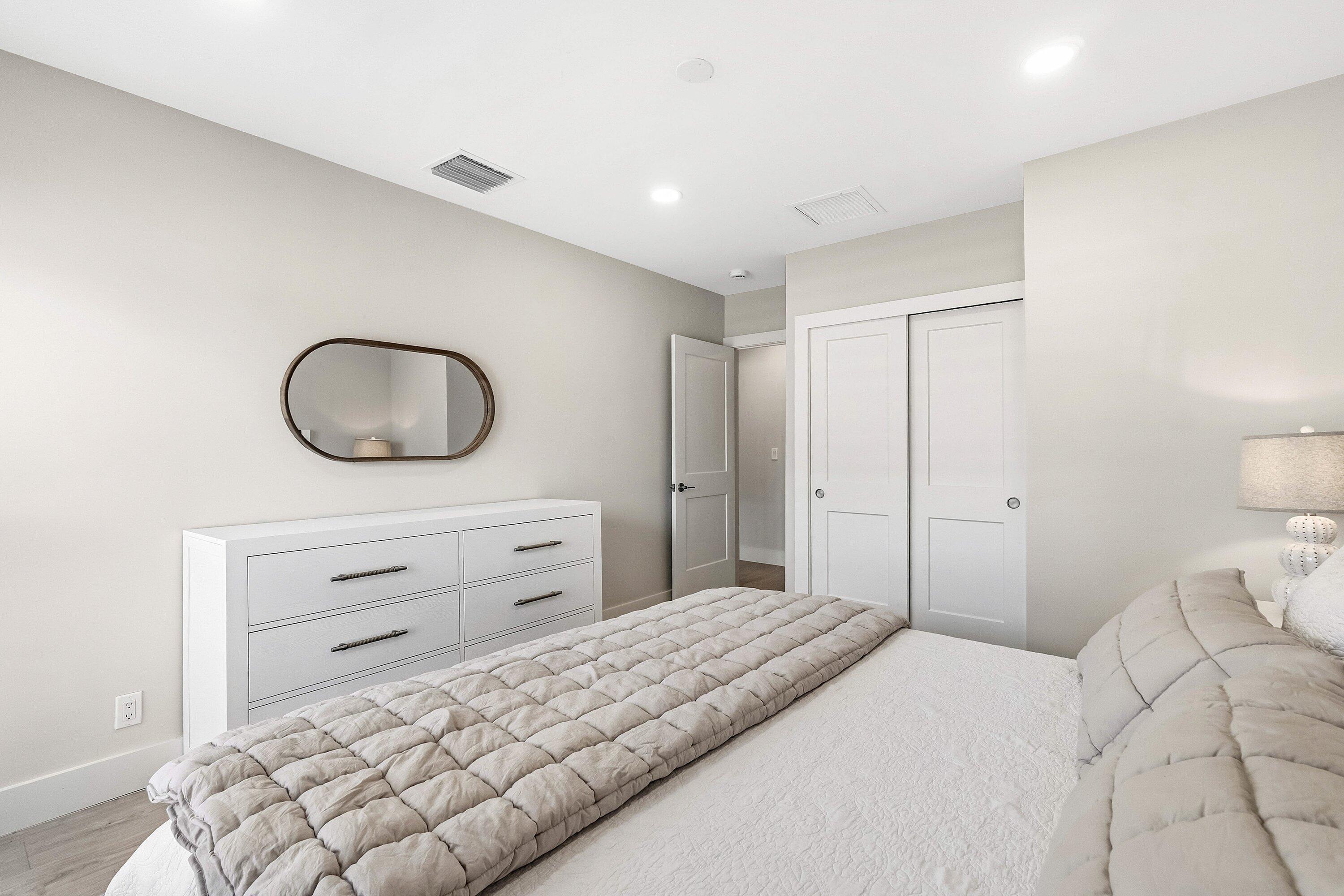 YACHT & RACQUET CLUB OF BOCA RATON CONDO - Residential Lease