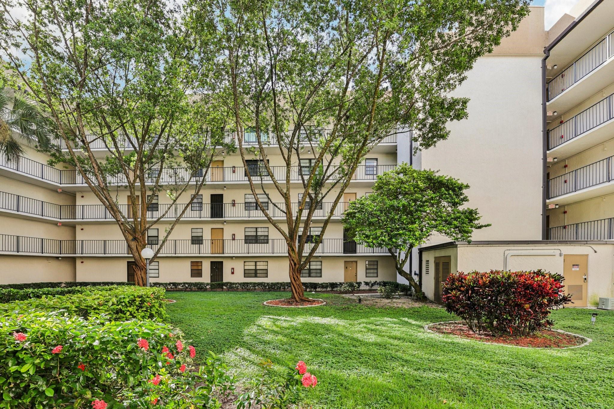 Beautiful 2-Bedroom, 2-Bath Condo in Tamarac!
Spacious and well-maintained, this condo offers everything you need for comfortable living. Featuring an in-unit washer and dryer and the convenience of elevator access, it’s designed with both style and practicality in mind.
Enjoy a resort-style lifestyle with access to a sparkling pool, tennis courts, and a barbecue area perfect for entertaining. The community is well-kept, making it an ideal choice for retirees, small families, or investment buyers.
2 spacious bedrooms and 2 full bathrooms
washer and dryer in the unit
Community pool, tennis courts, and BBQ area
Perfectly located in the heart of Tamarac, with nearby shopping, dining, and entertainment. Move-in ready and a rare find at this price
MOTIVATED SELLER. price negotiable