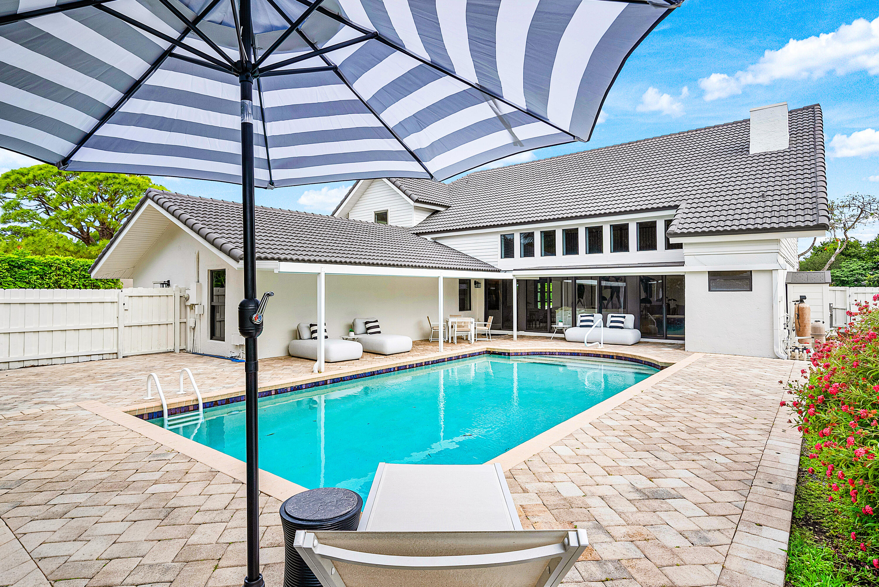 PALM BEACH FARMS CO 10 - Residential