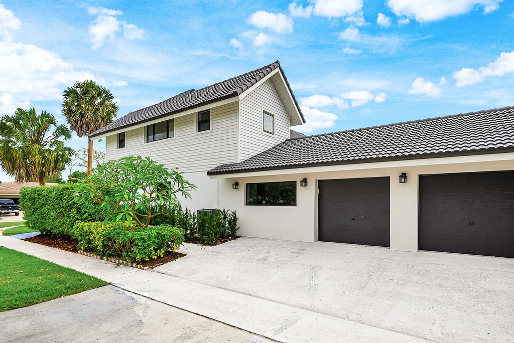 Photo of 1398 SW 20th Street, Boca Raton, FL 33486 (MLS # B26022169)