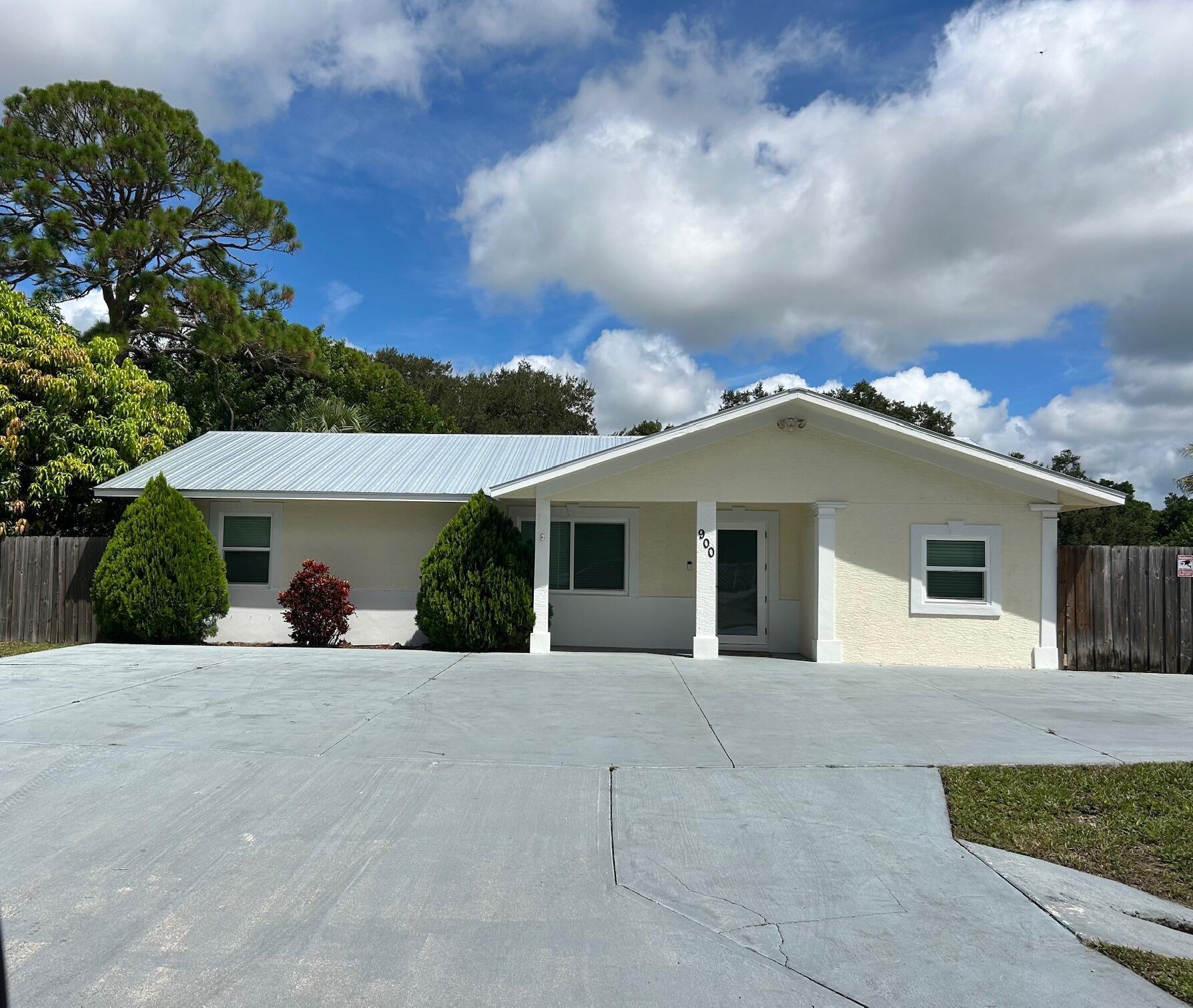 Ready for you to move in. Come see this freshly painted 2-bedroom, 1-bathroom duplex South of Edwards Road and just off of Oleander Avenue in South Ft Pierce. Visit RentFromRemax, click on vacancies and find the property. Click on the property and you can apply right there.