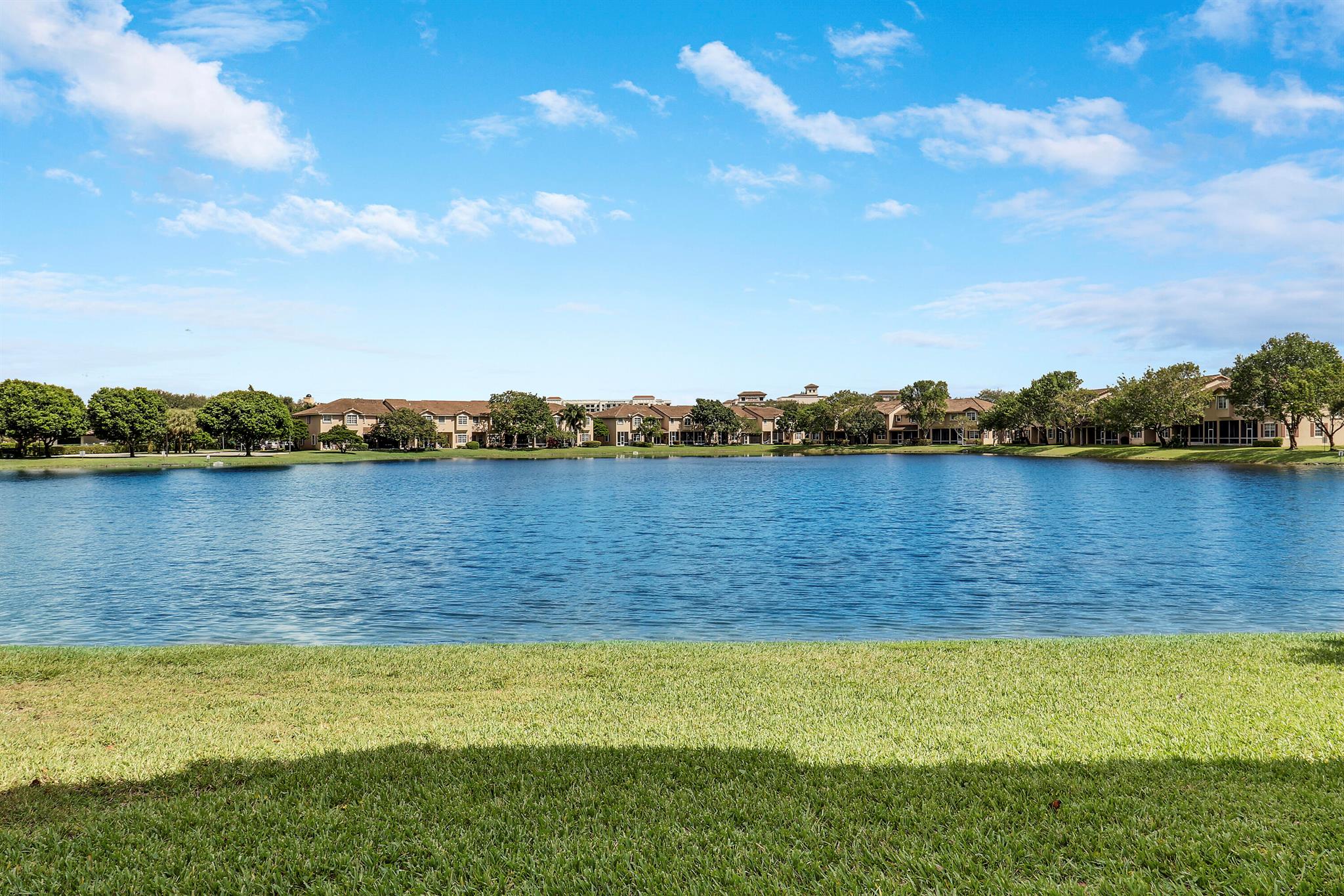 ROLLING HILLS GOLF & TENN - Residential
