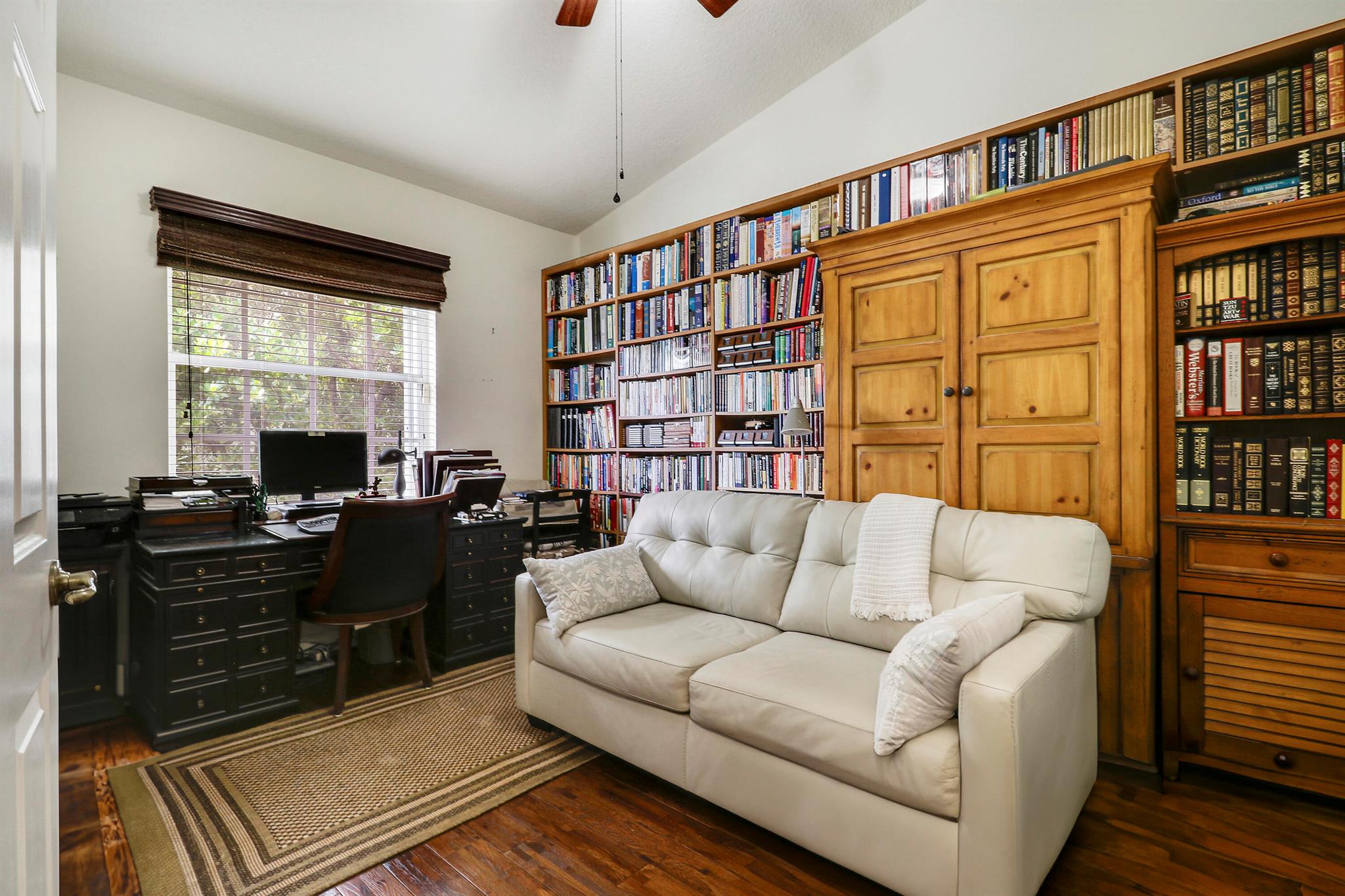 ROLLING HILLS GOLF & TENN - Residential