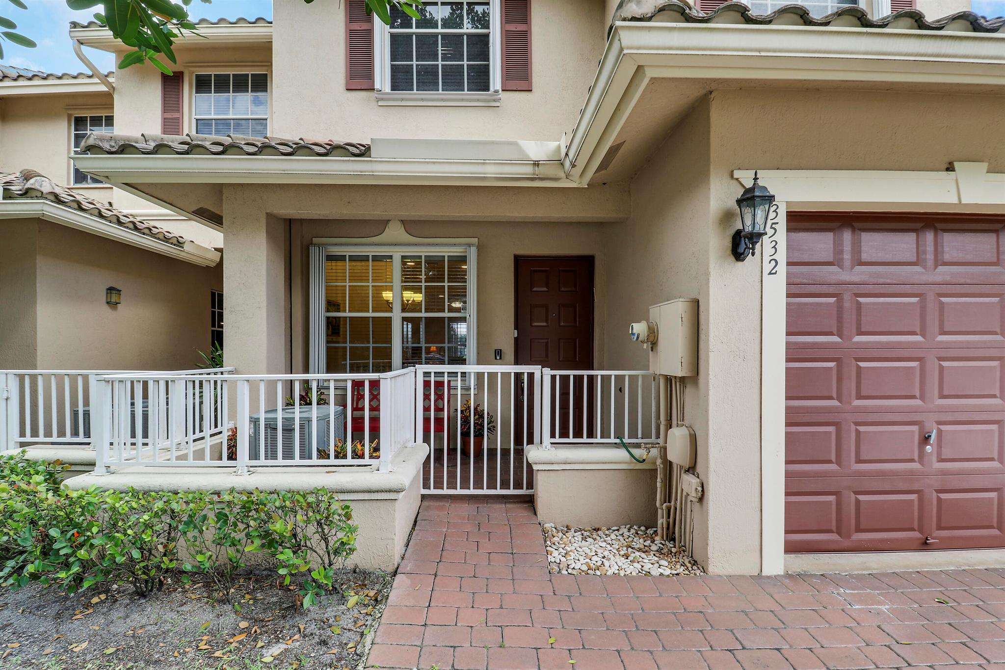 ROLLING HILLS GOLF & TENN - Residential