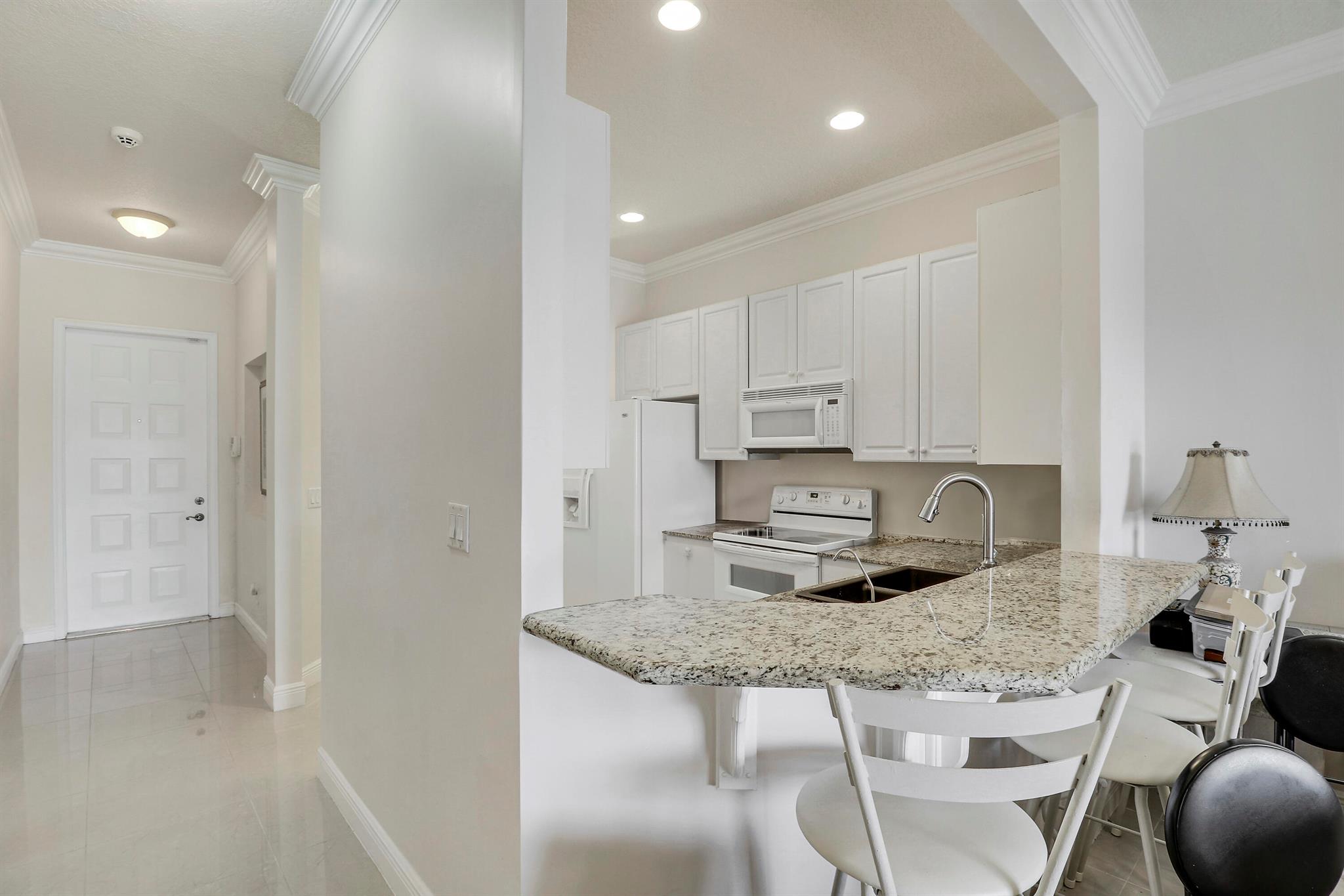 ROLLING HILLS GOLF & TENN - Residential
