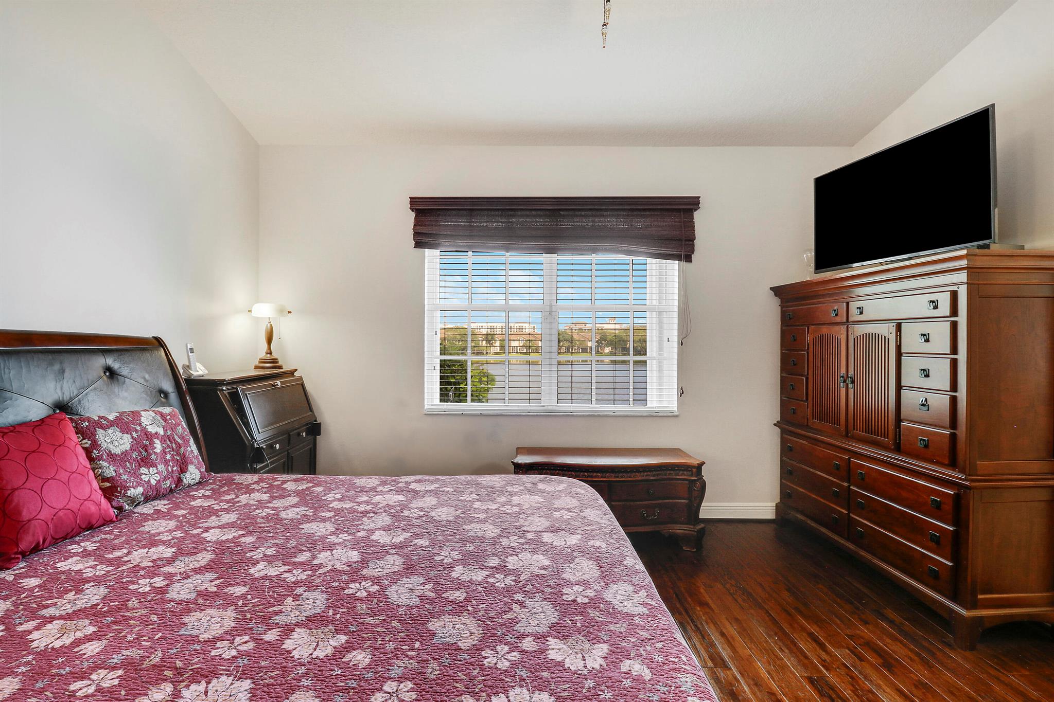 ROLLING HILLS GOLF & TENN - Residential