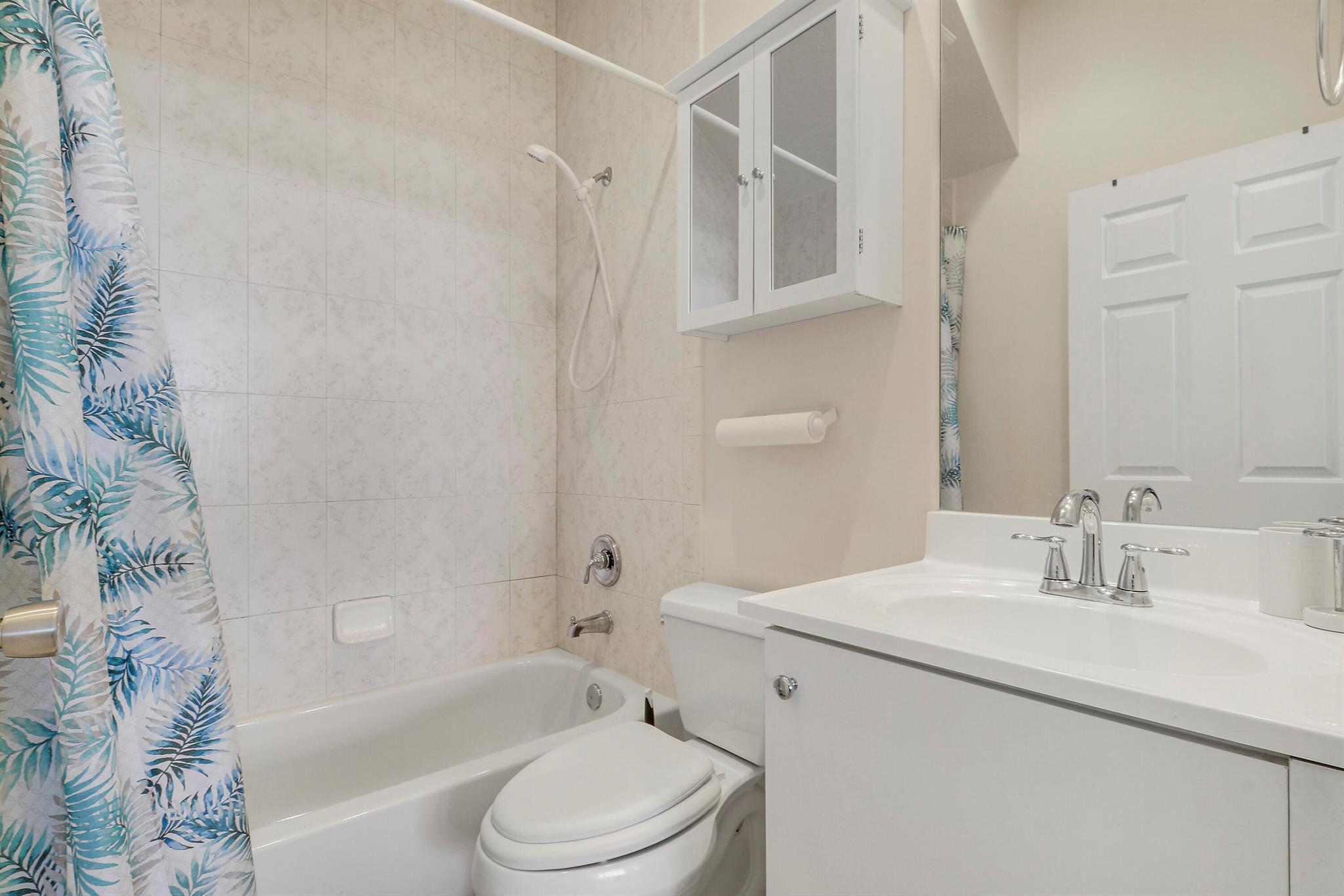 ROLLING HILLS GOLF & TENN - Residential