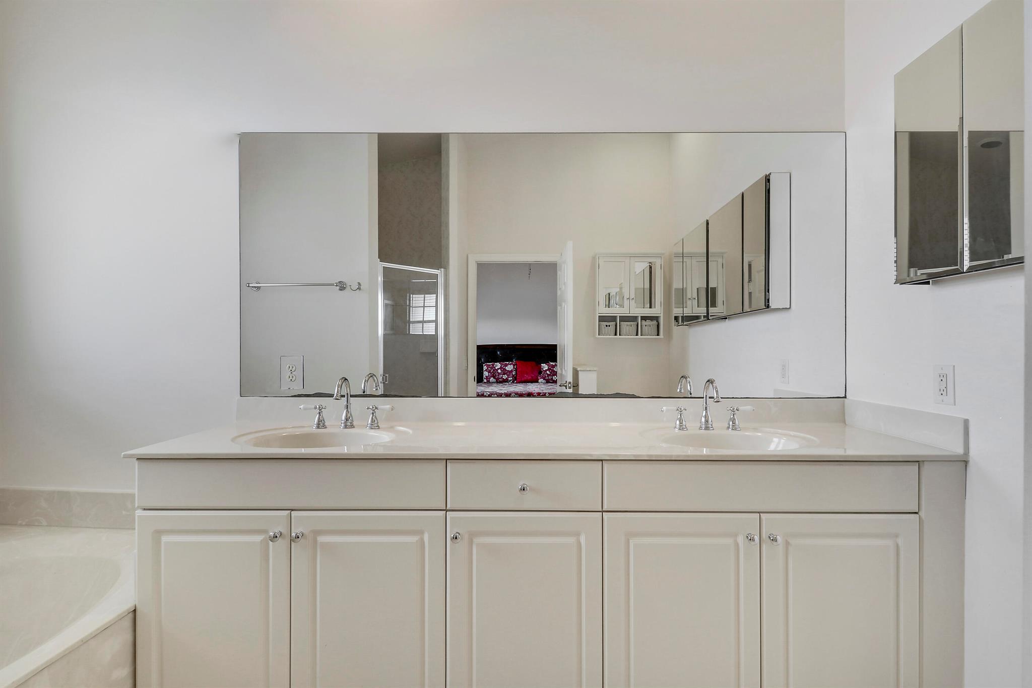 ROLLING HILLS GOLF & TENN - Residential