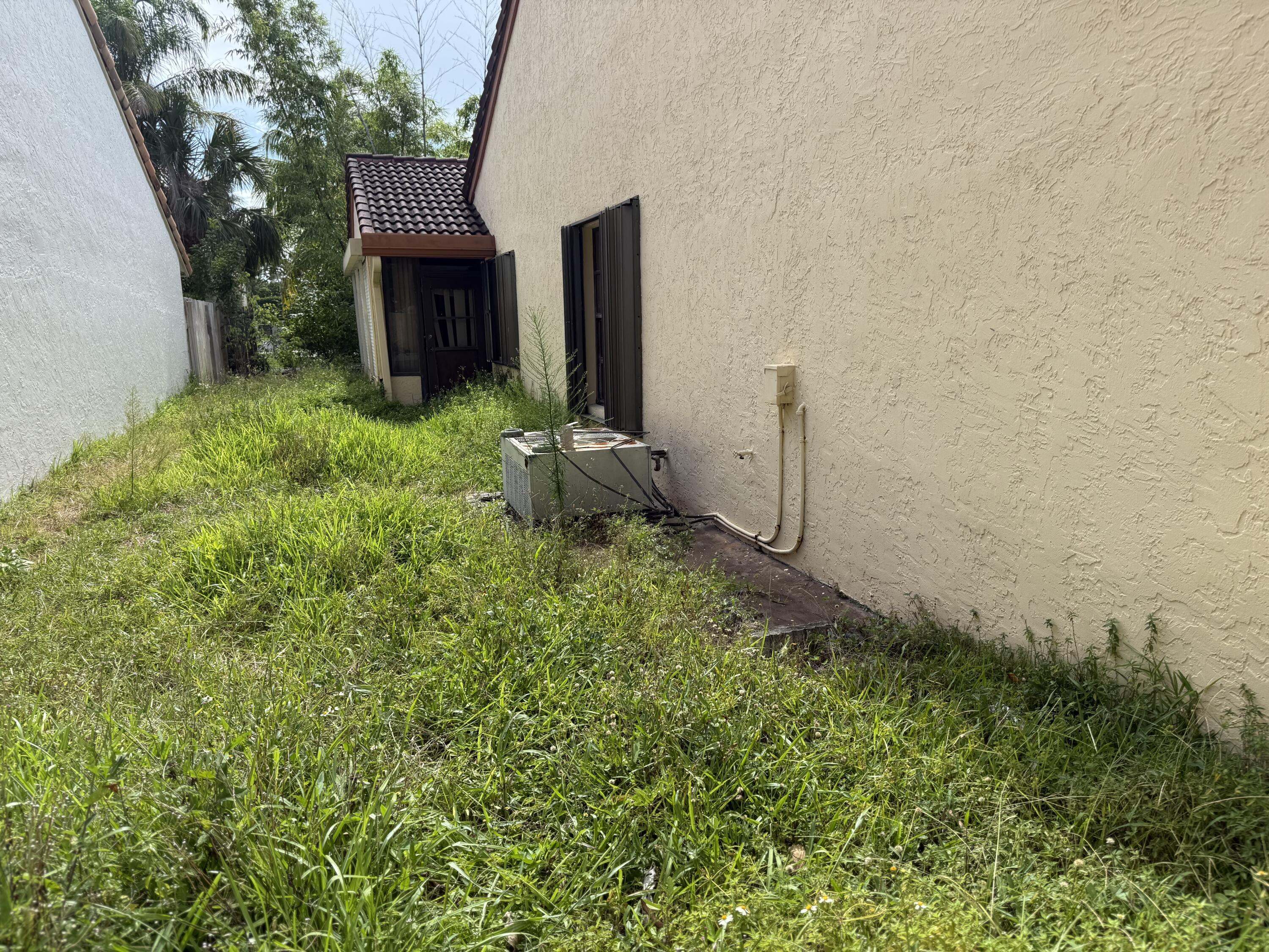 2115 NW 15th Place