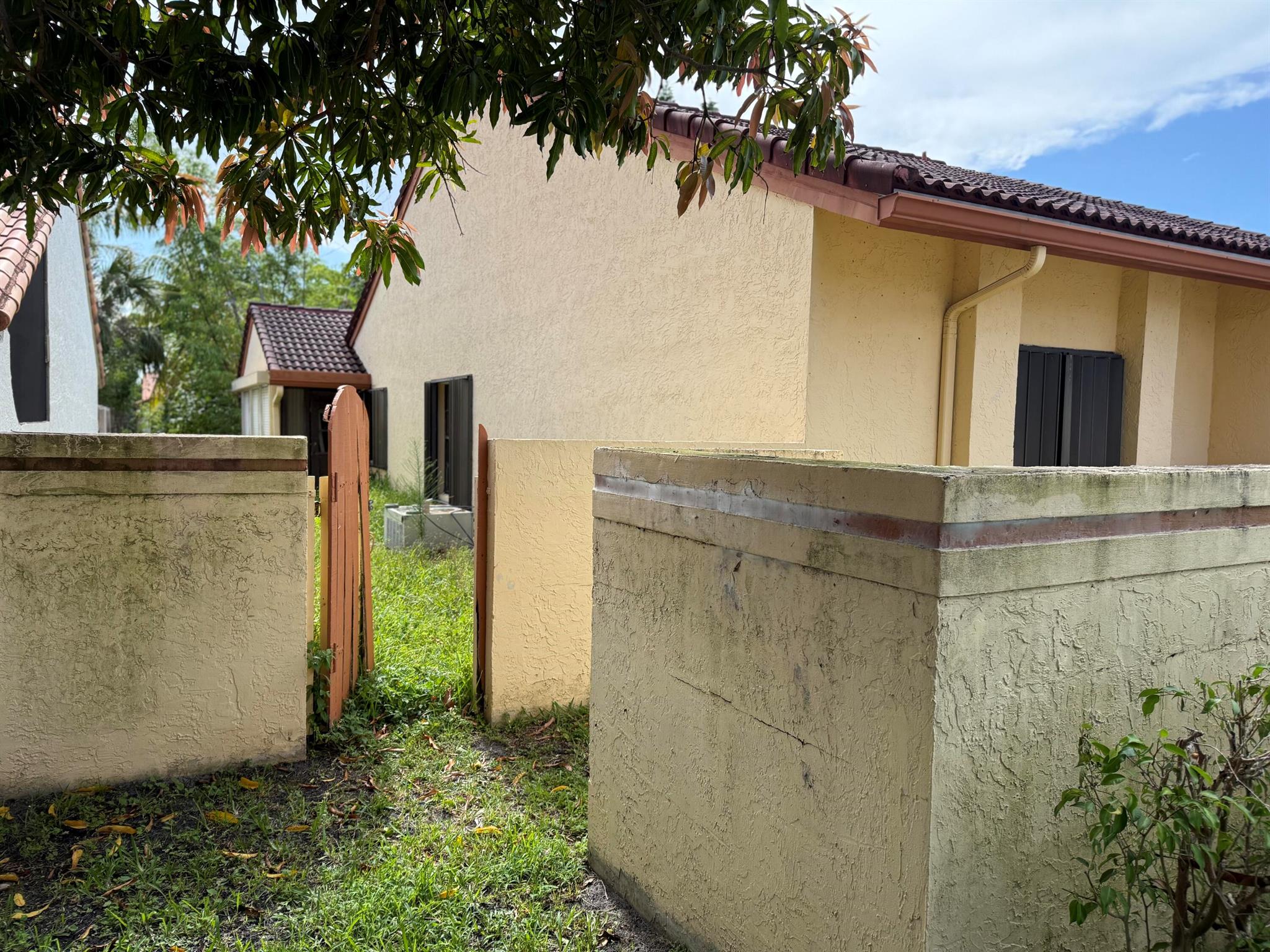 2115 NW 15th Place