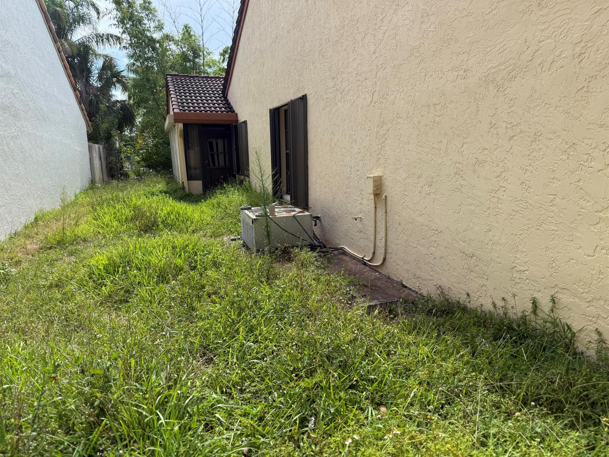 2115 NW 15th Place