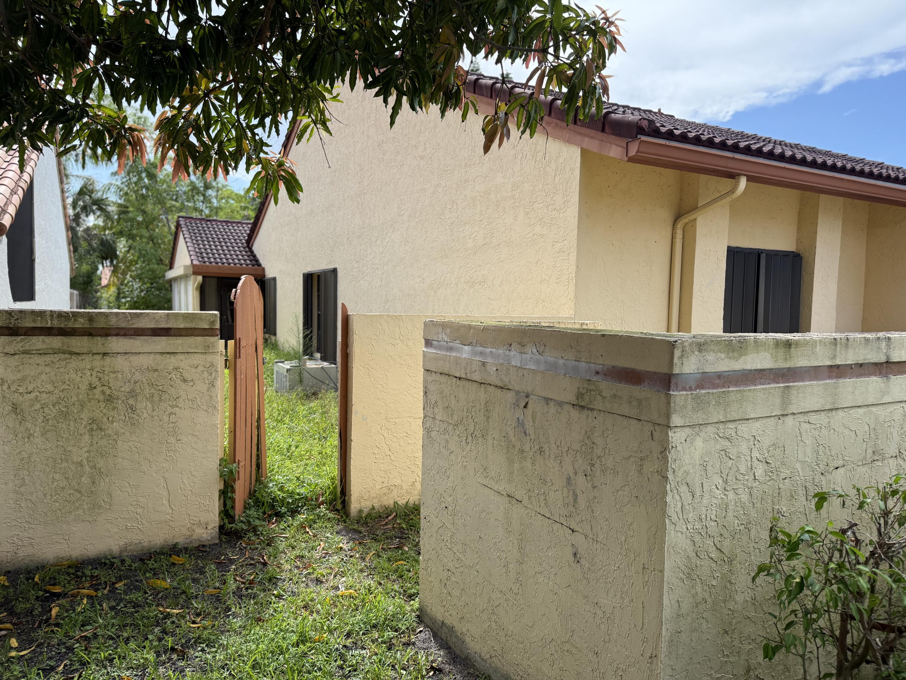 2115 NW 15th Place