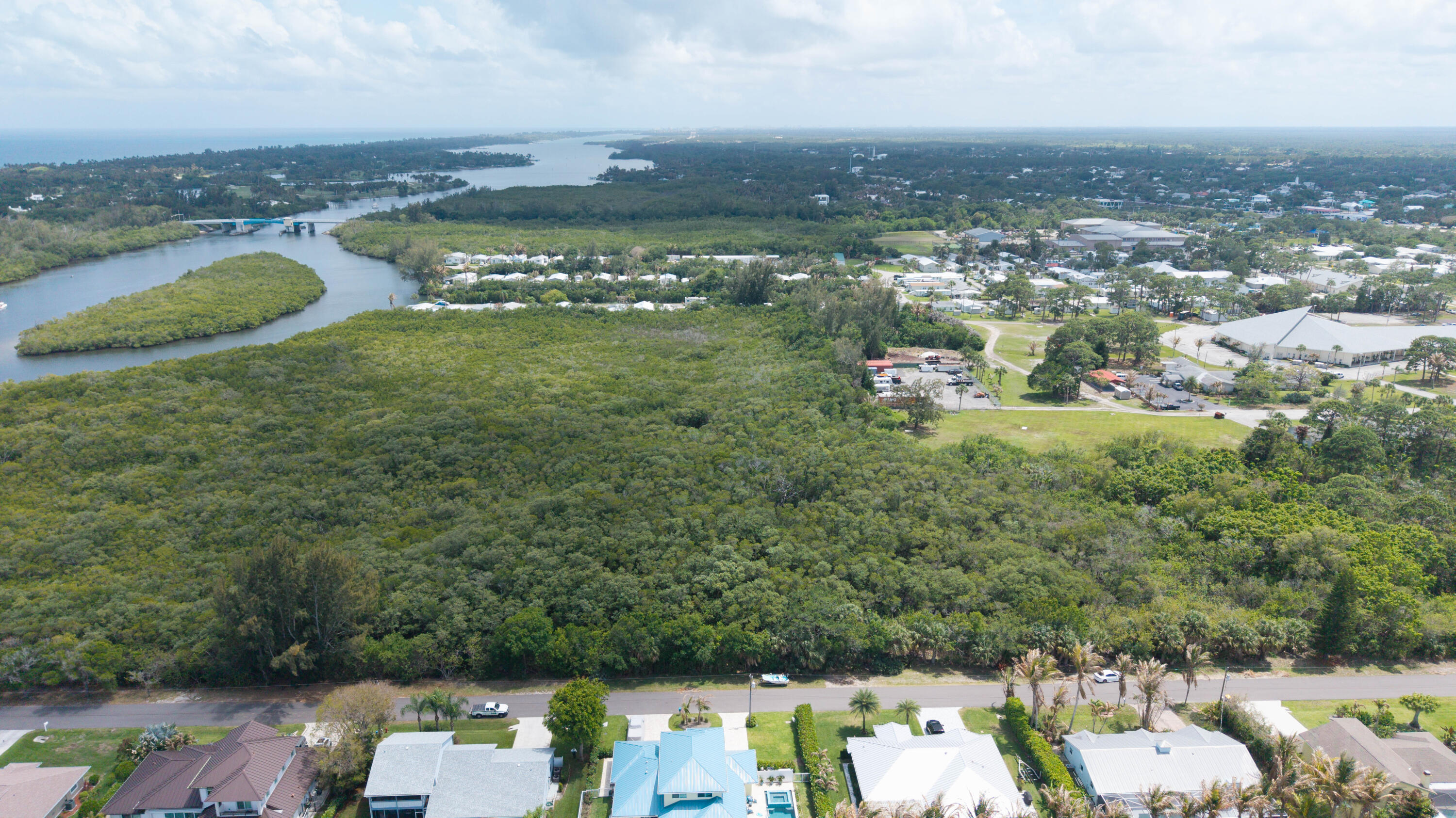M5-HOBE SOUND - Land