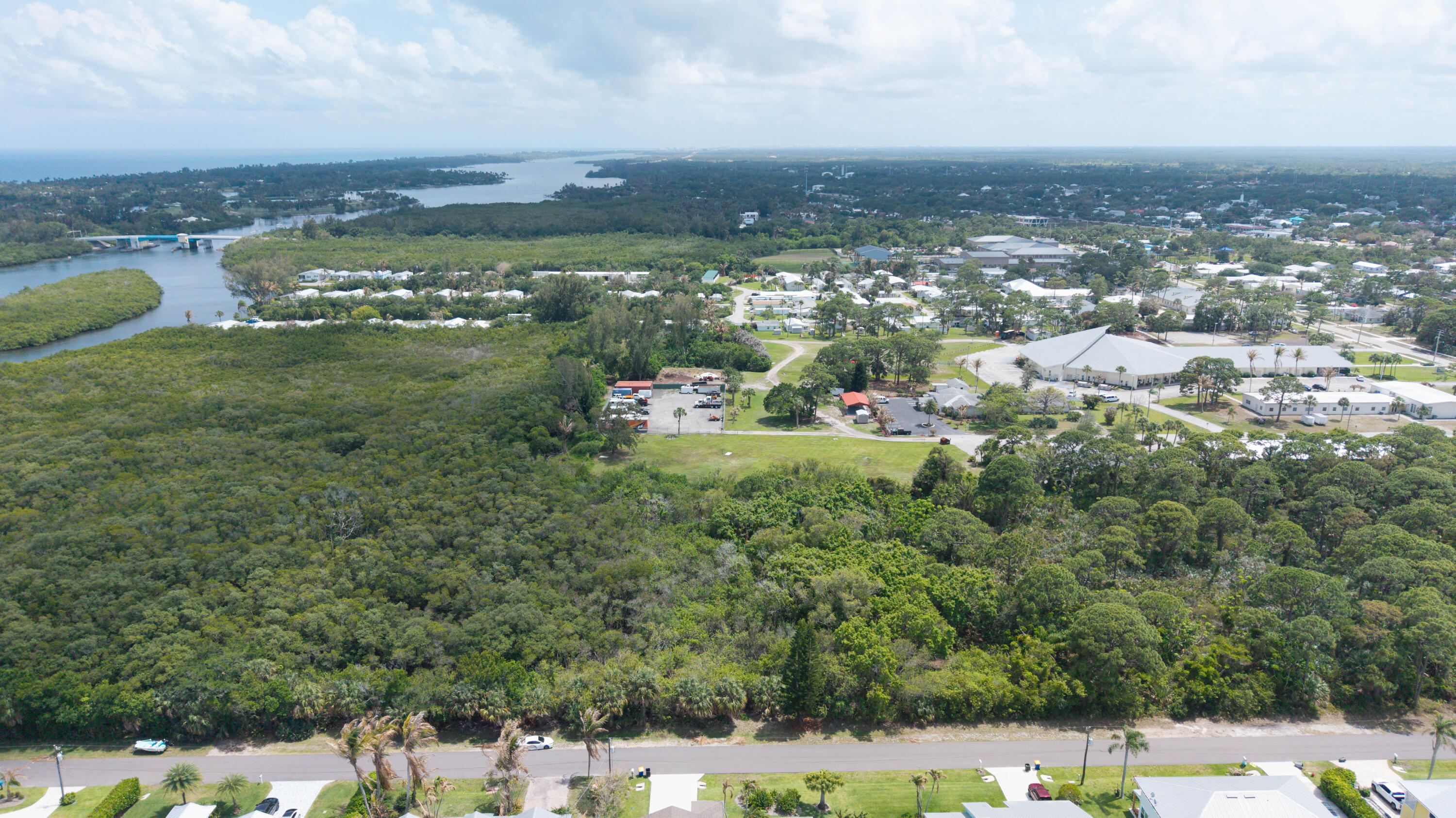 M5-HOBE SOUND - Land