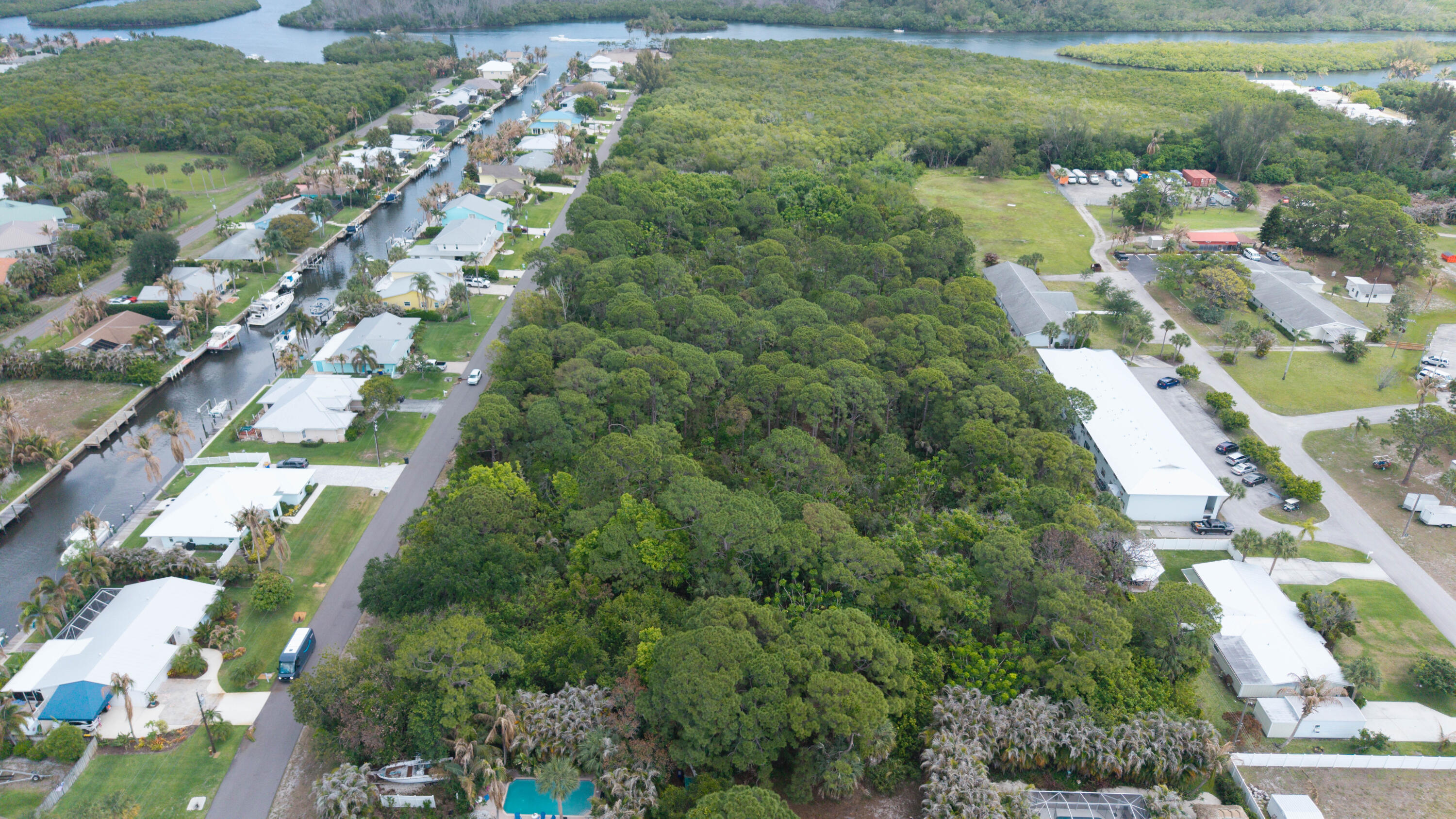 M5-HOBE SOUND - Land