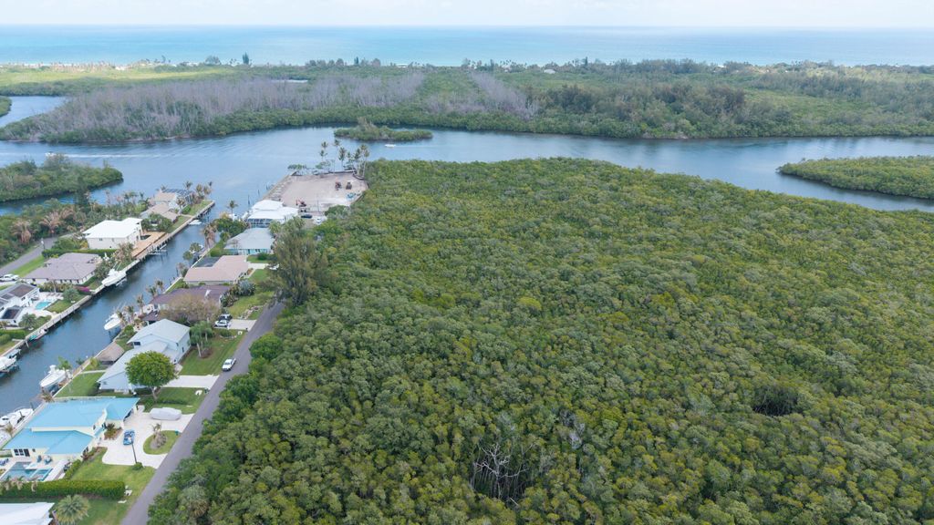 Photo of Unassigned SE Delafield Street, Hobe Sound, FL 33455 (MLS # B26028752)