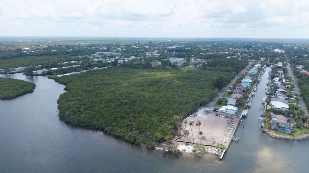Photo of Unassigned SE Delafield Street, Hobe Sound, FL 33455 (MLS # B26028752)