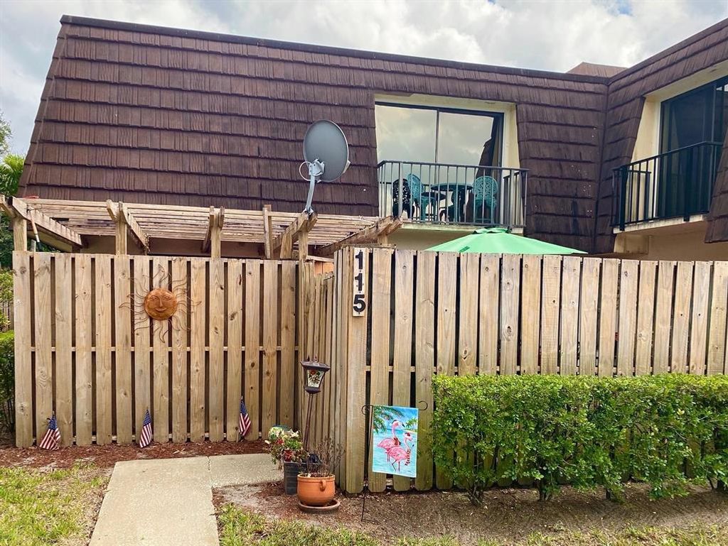 Photo of 115 1st Lane Ln, Palm Beach Gardens, FL 33418 (MLS # R10710178)