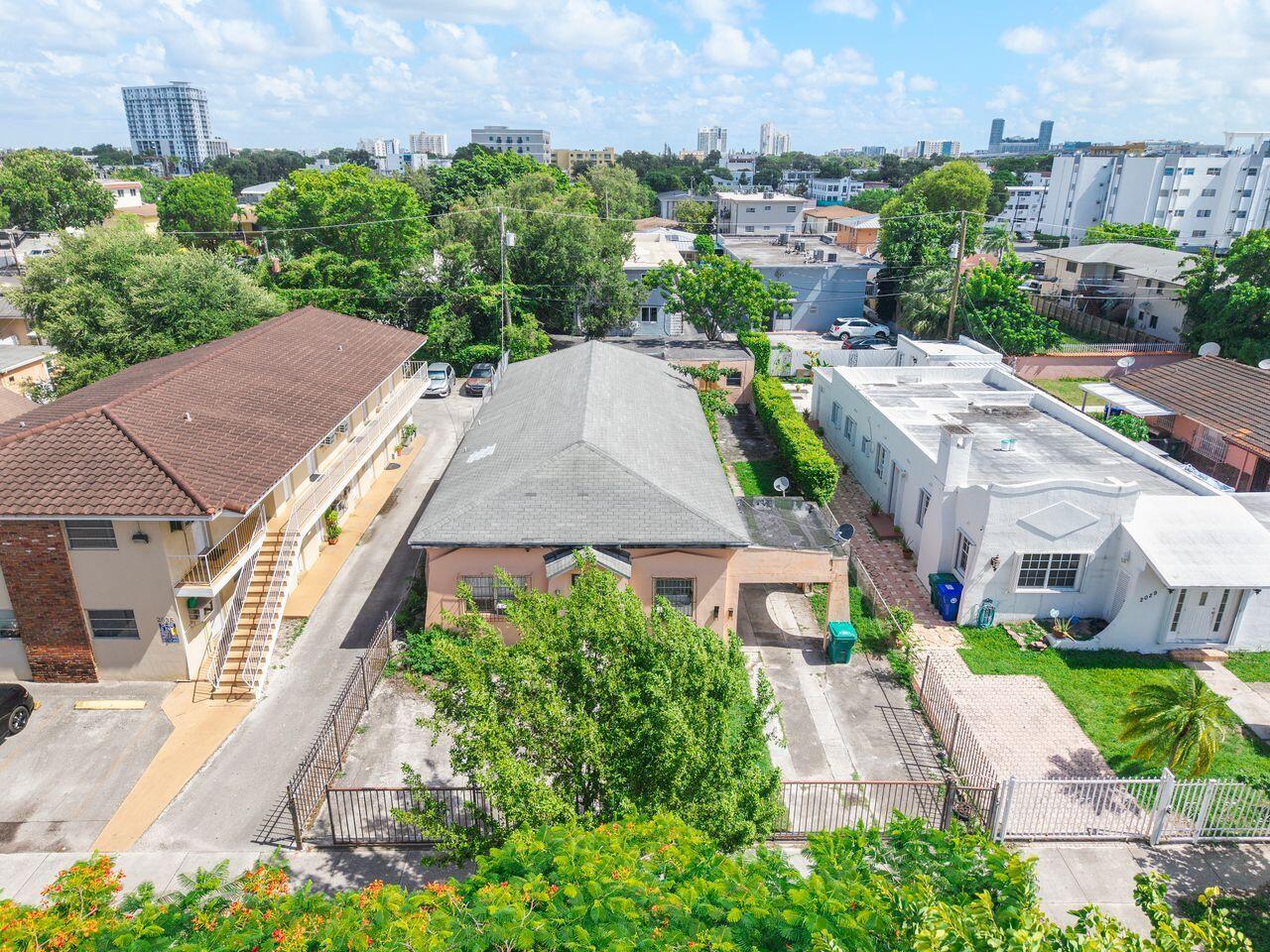 2033 SW 5th Street