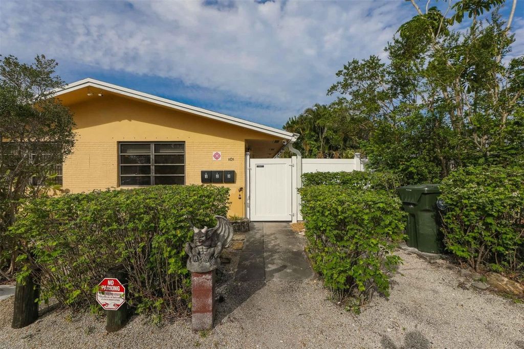 Photo of 805 NE 40th Street #3, Oakland Park, FL 33334 (MLS # F10455734)