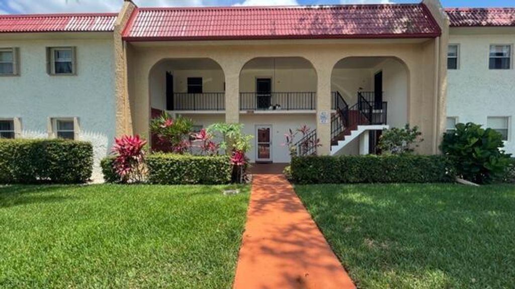 Photo of 423 Lake Dora Drive, West Palm Beach, FL 33411 (MLS # R10798019)