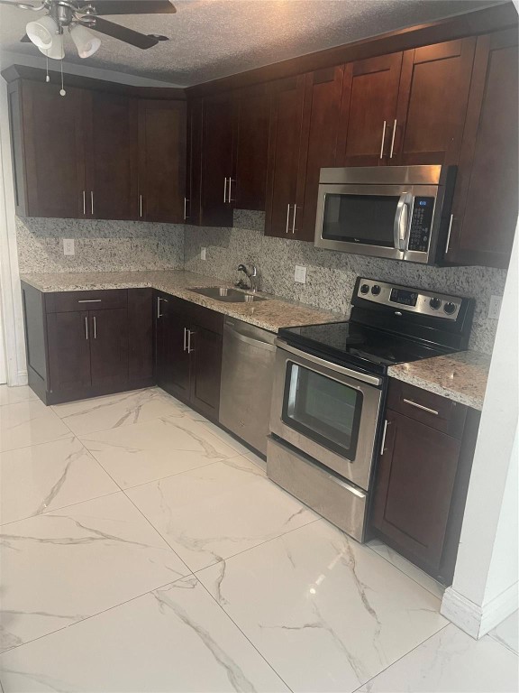 Hollywood Hills 6-22 B - Residential Lease