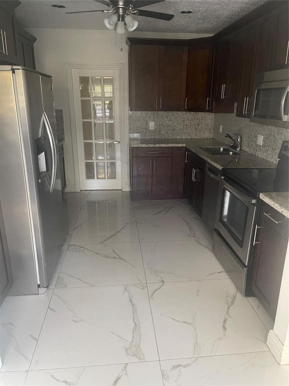 Hollywood Hills 6-22 B - Residential Lease