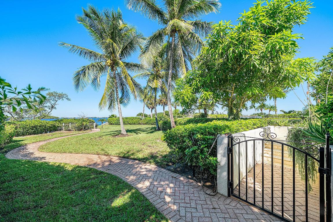 SAILFISH POINT - Residential