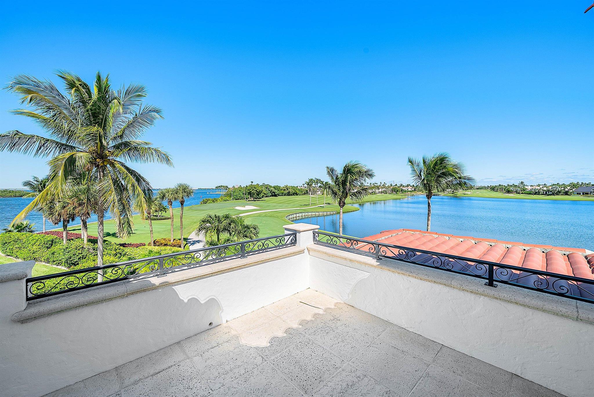 SAILFISH POINT - Residential