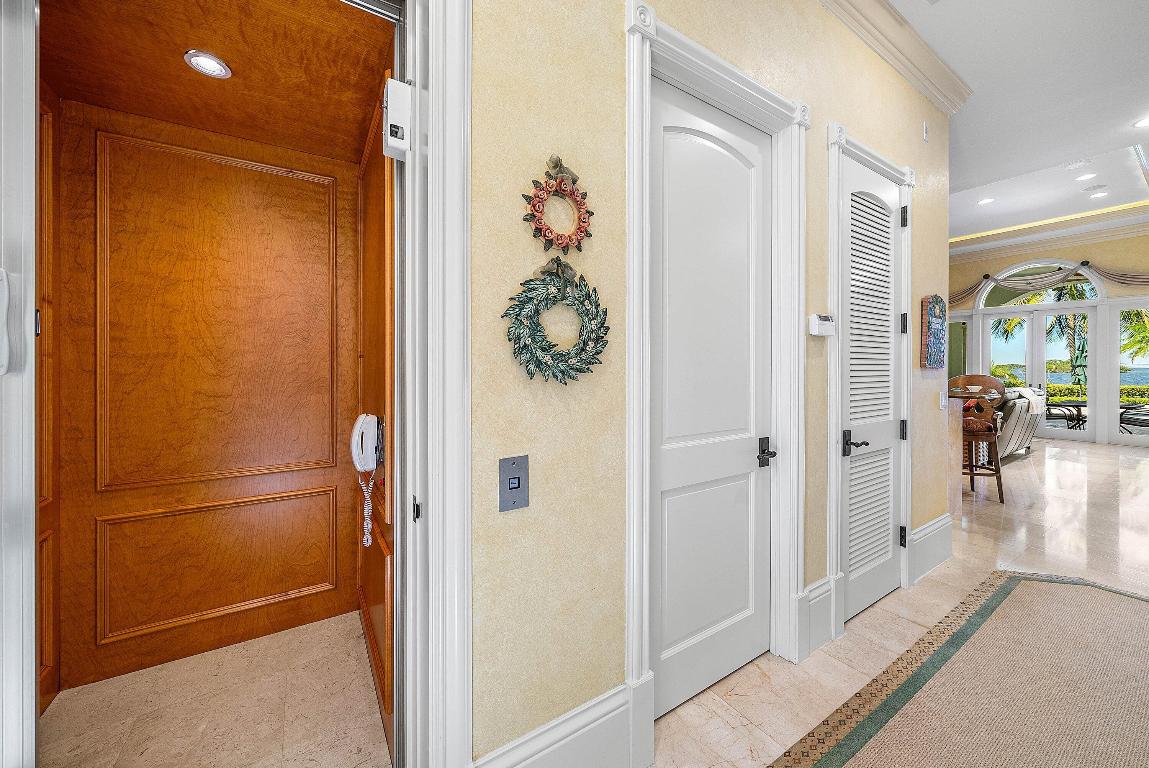 SAILFISH POINT - Residential