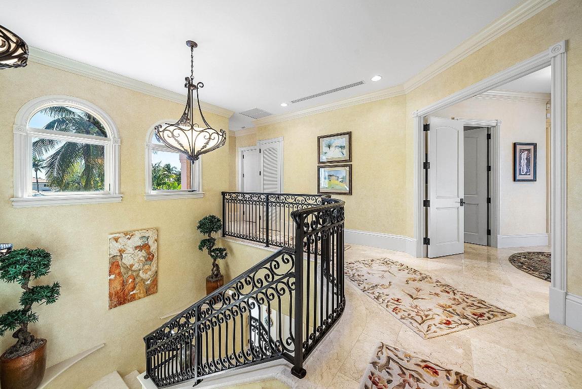 SAILFISH POINT - Residential