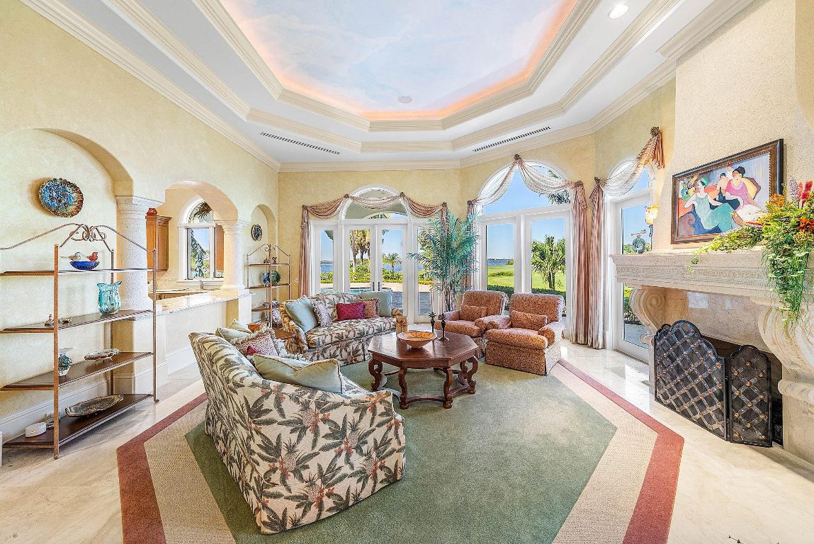 SAILFISH POINT - Residential