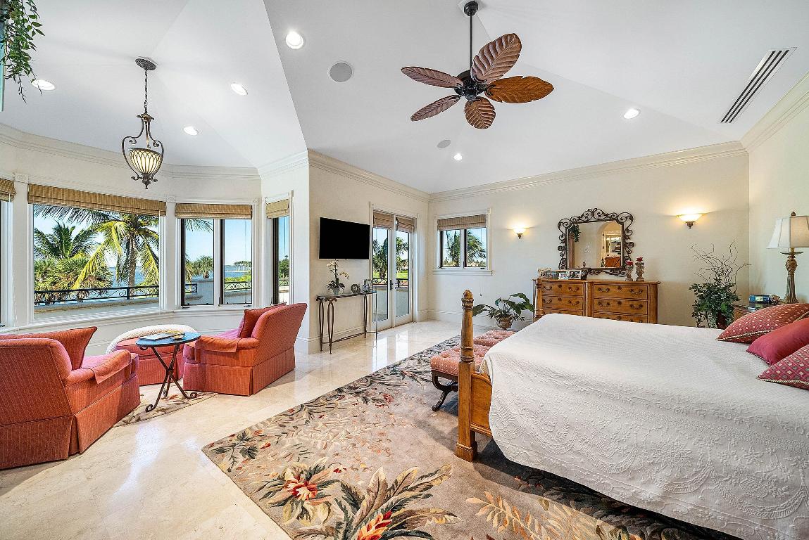 SAILFISH POINT - Residential