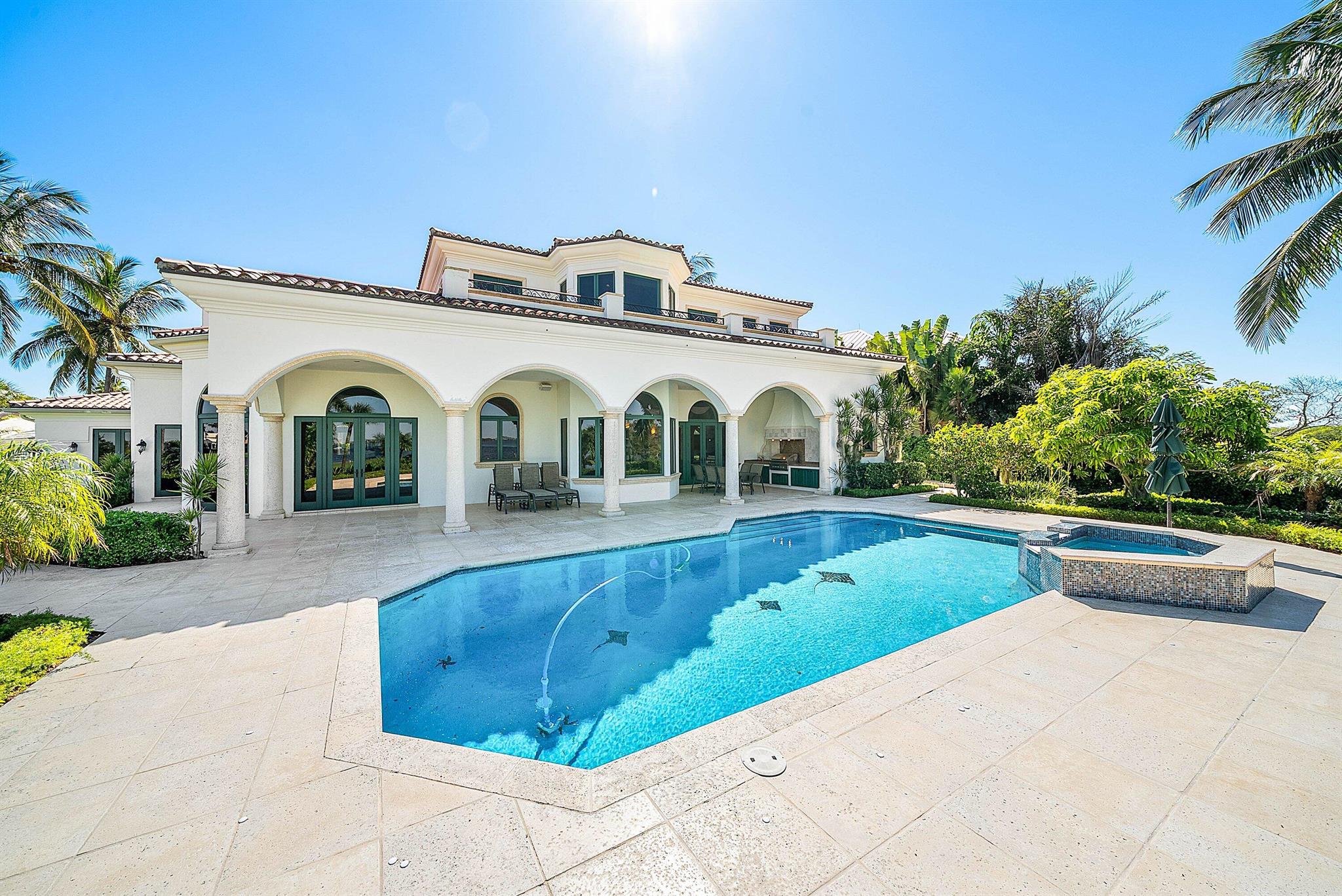 SAILFISH POINT - Residential