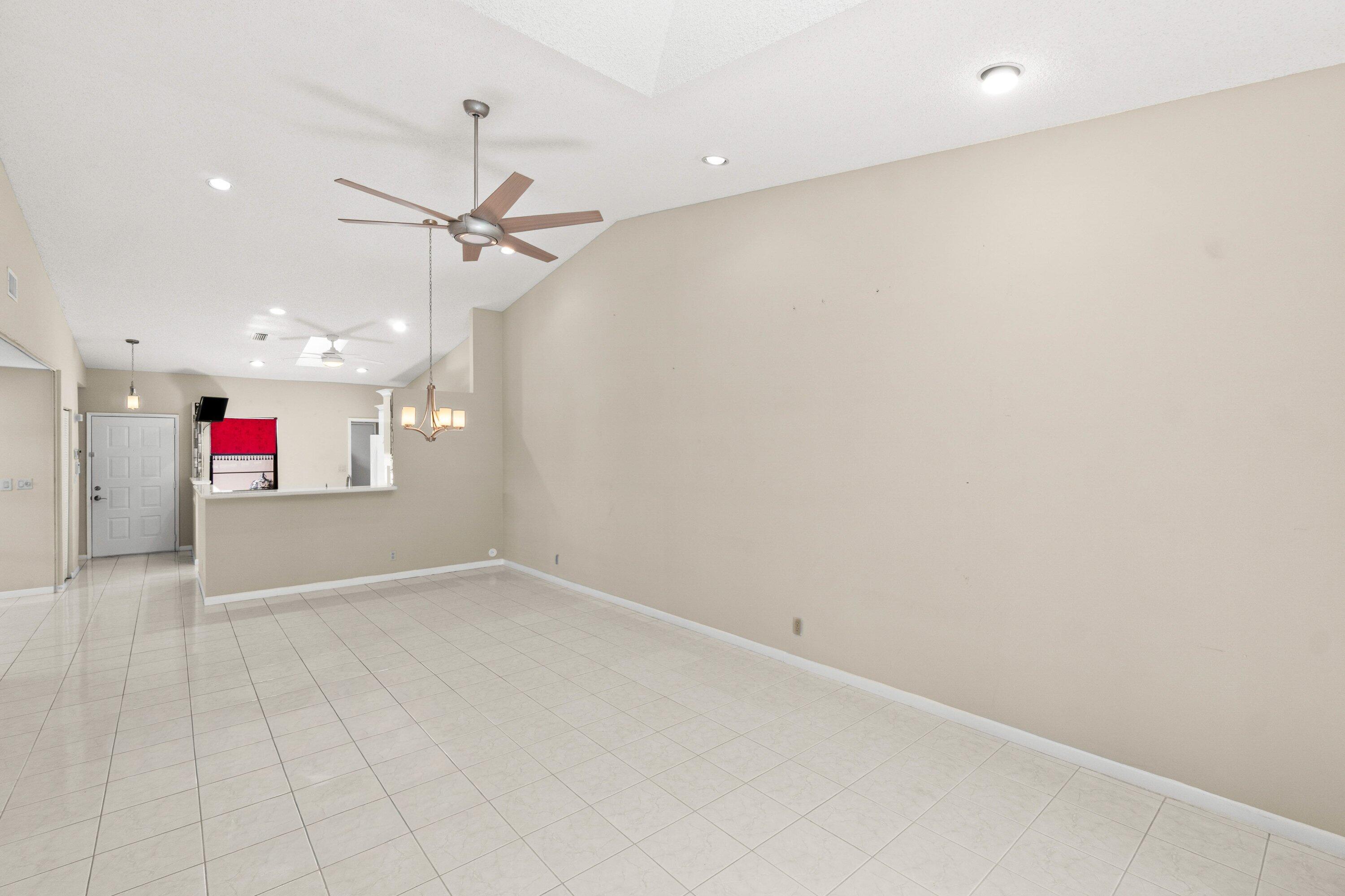 HUNTINGTON POINTE - Residential