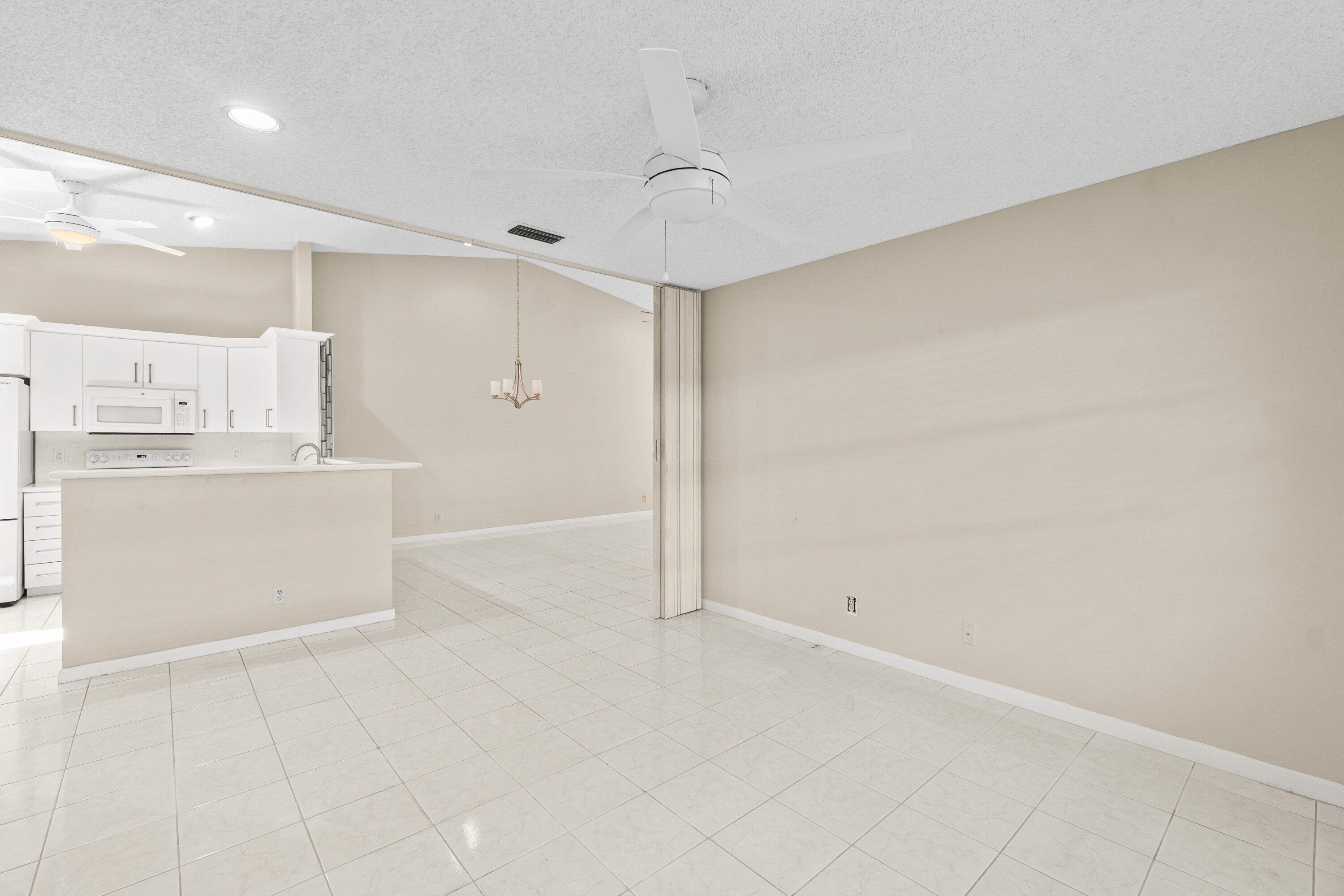 HUNTINGTON POINTE - Residential
