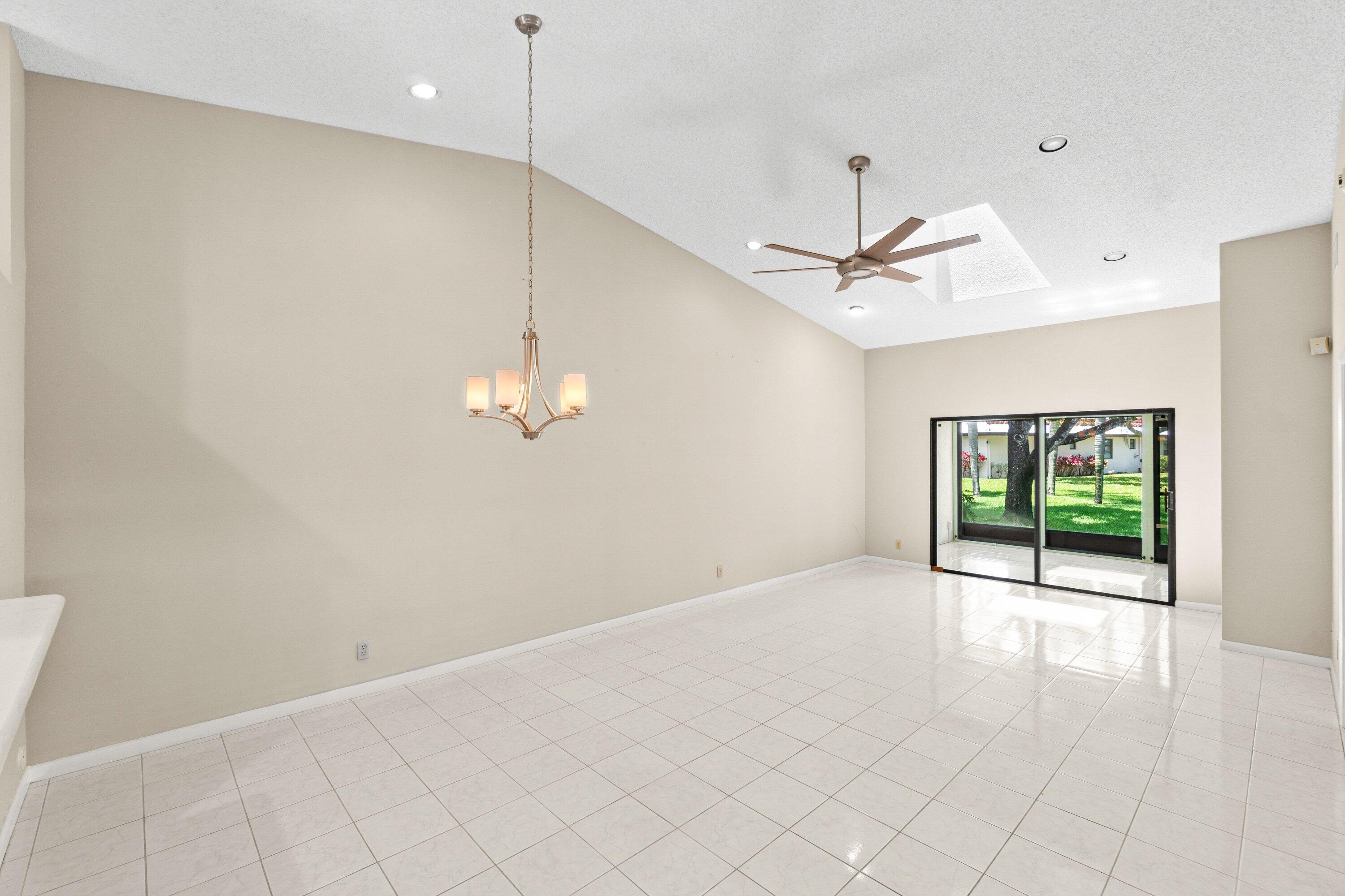 HUNTINGTON POINTE - Residential