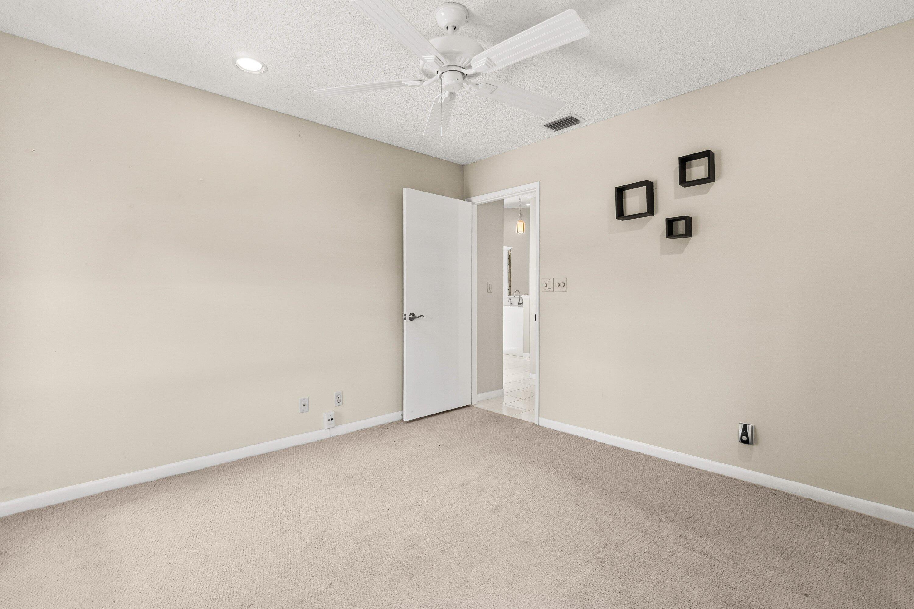 HUNTINGTON POINTE - Residential