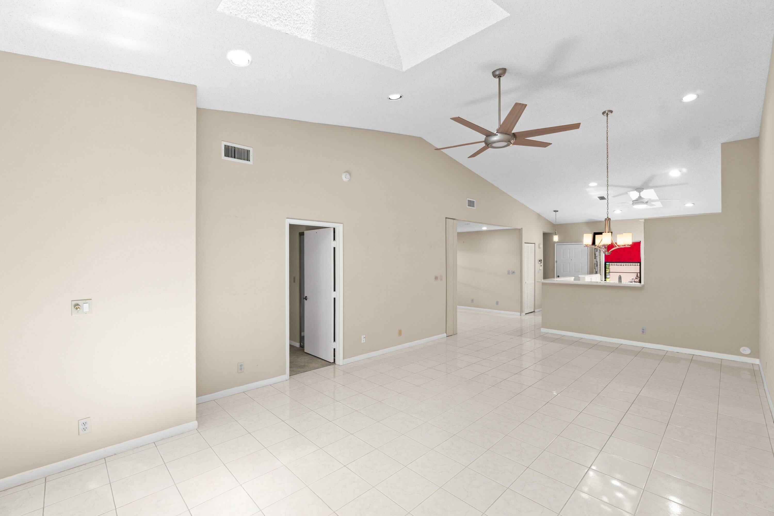 HUNTINGTON POINTE - Residential