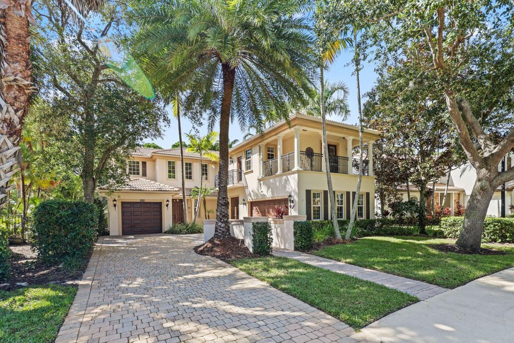 Photo of 932 Mill Creek Drive, Palm Beach Gardens, FL 33410 (MLS # R11134010)