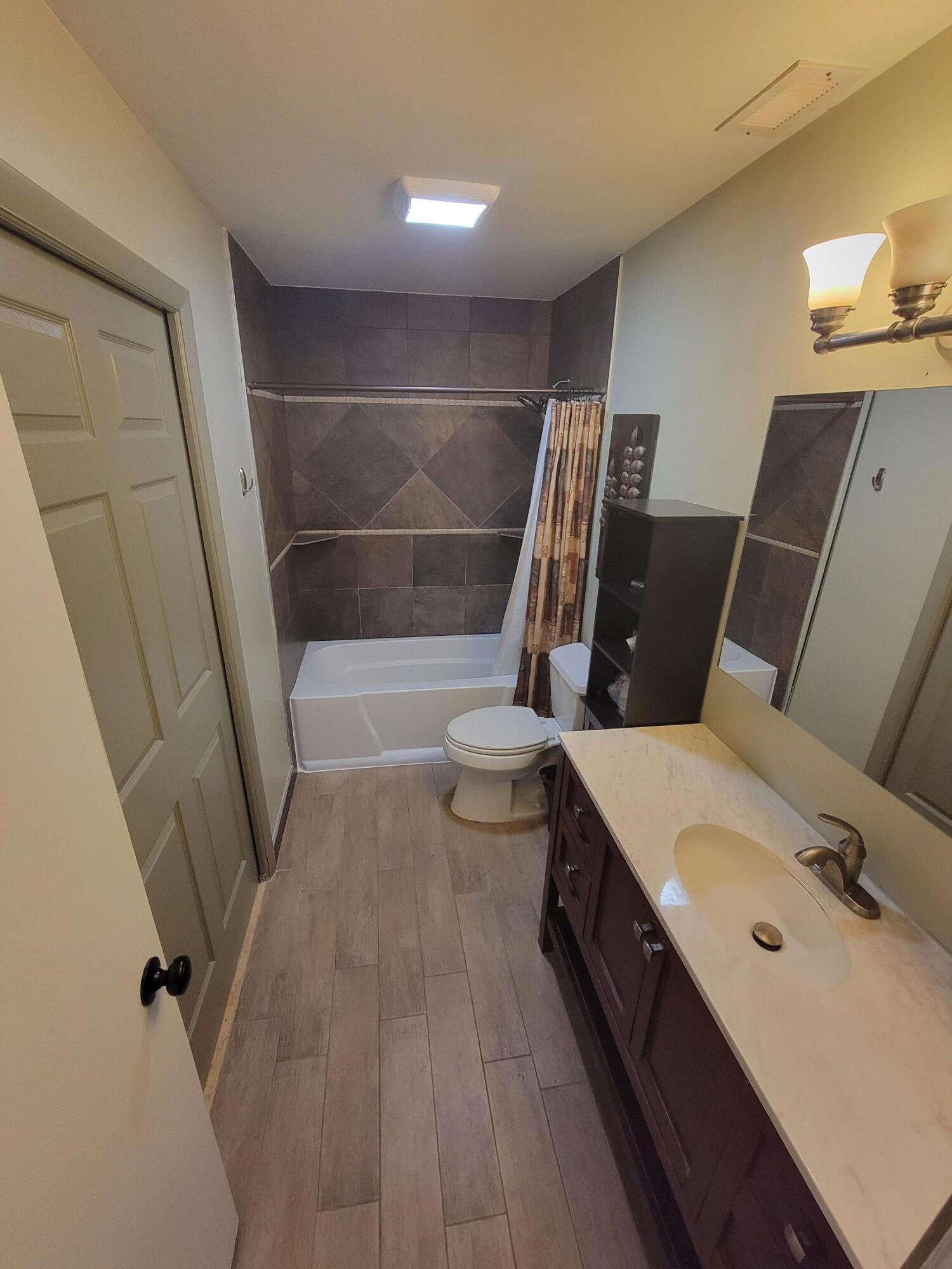 INDIAN CREEK PH 1 - Residential Lease