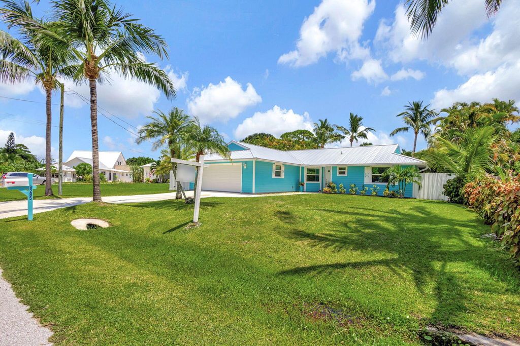 Photo of 8285 SE Pinehaven Avenue, Hobe Sound, FL 33455 (MLS # R11012716)