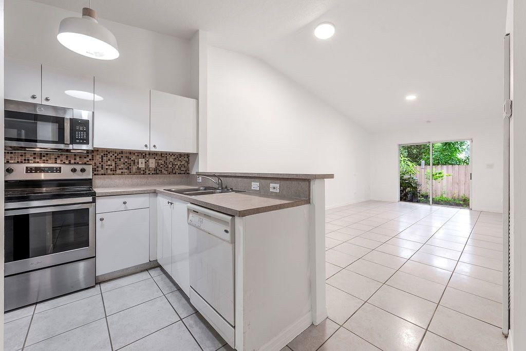 Sabal Palm Villas Condo - Residential Lease